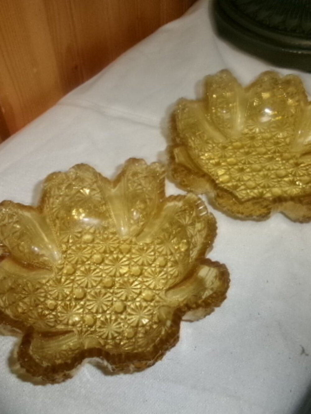 vtg berry bowls by LG Wright amber daisy and button lot